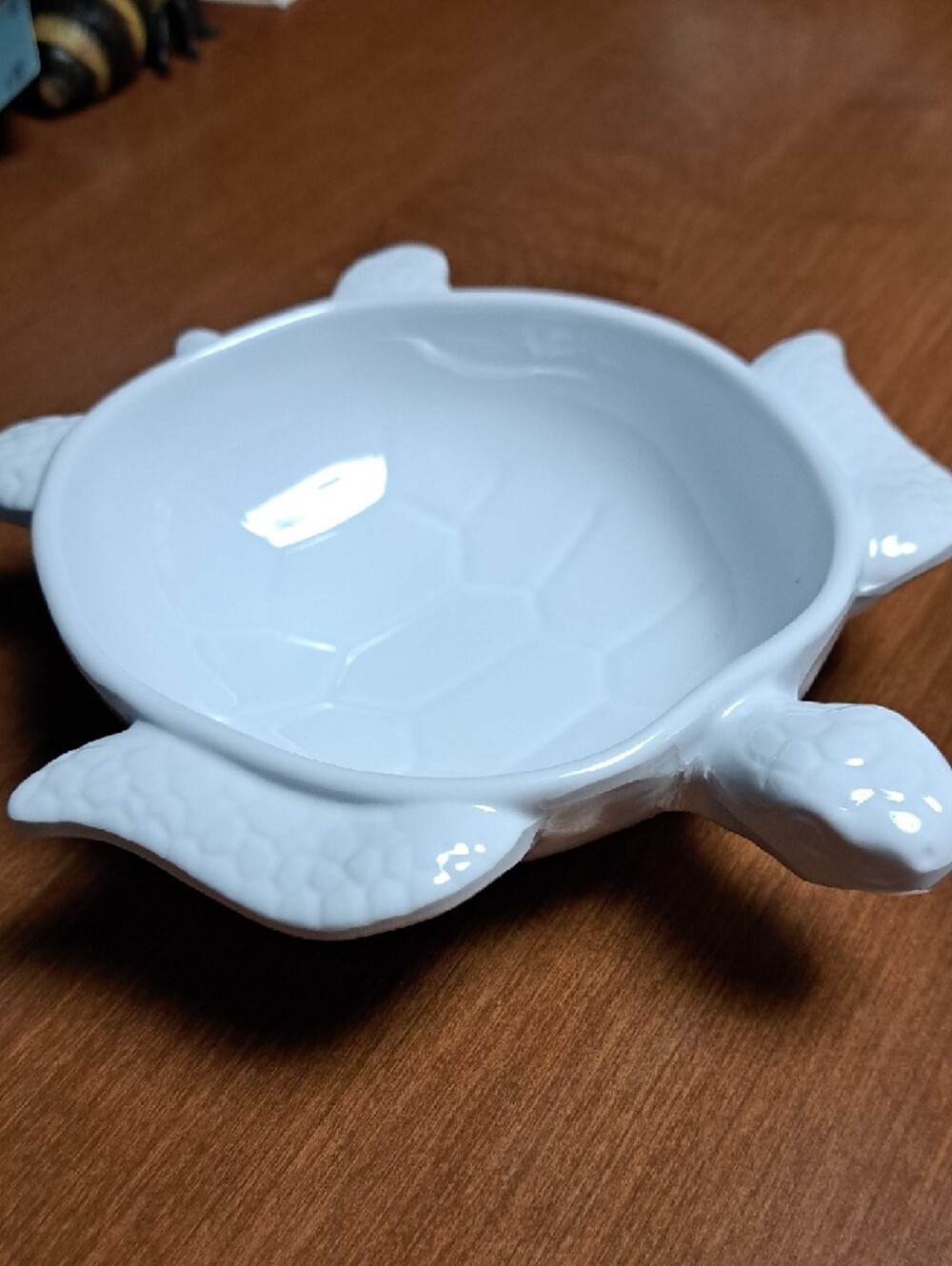 The Spring Shop Pladtic Turtle Serving Bowls in Blue & White - Picture 2 of 4